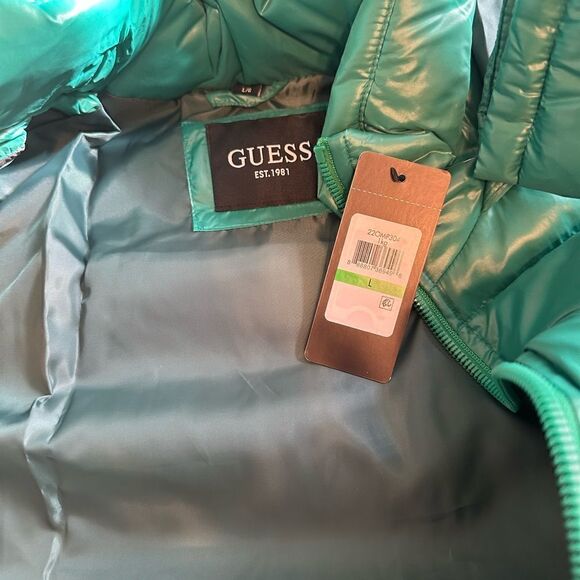 Guess Kelly Green shine puffer size L, NWT - Picture 14 of 16